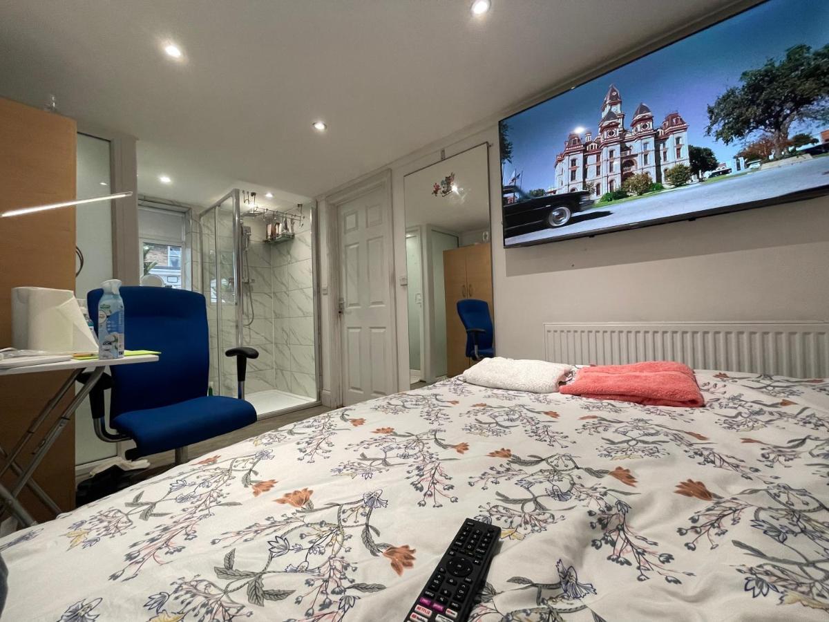 North Avenue Guest House Ltd, Heathrow Airport-Free Parking Hayes  Eksteriør billede