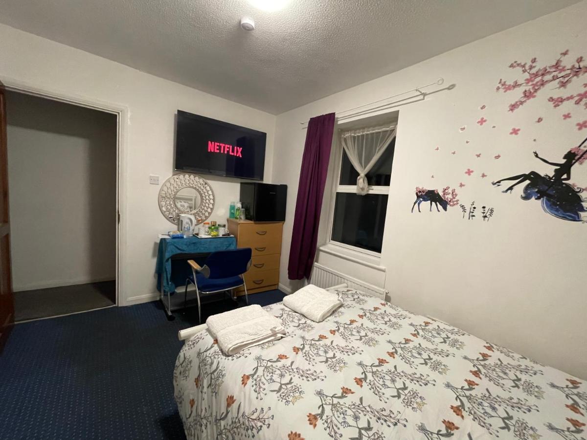 North Avenue Guest House Ltd, Heathrow Airport-Free Parking Hayes  Eksteriør billede