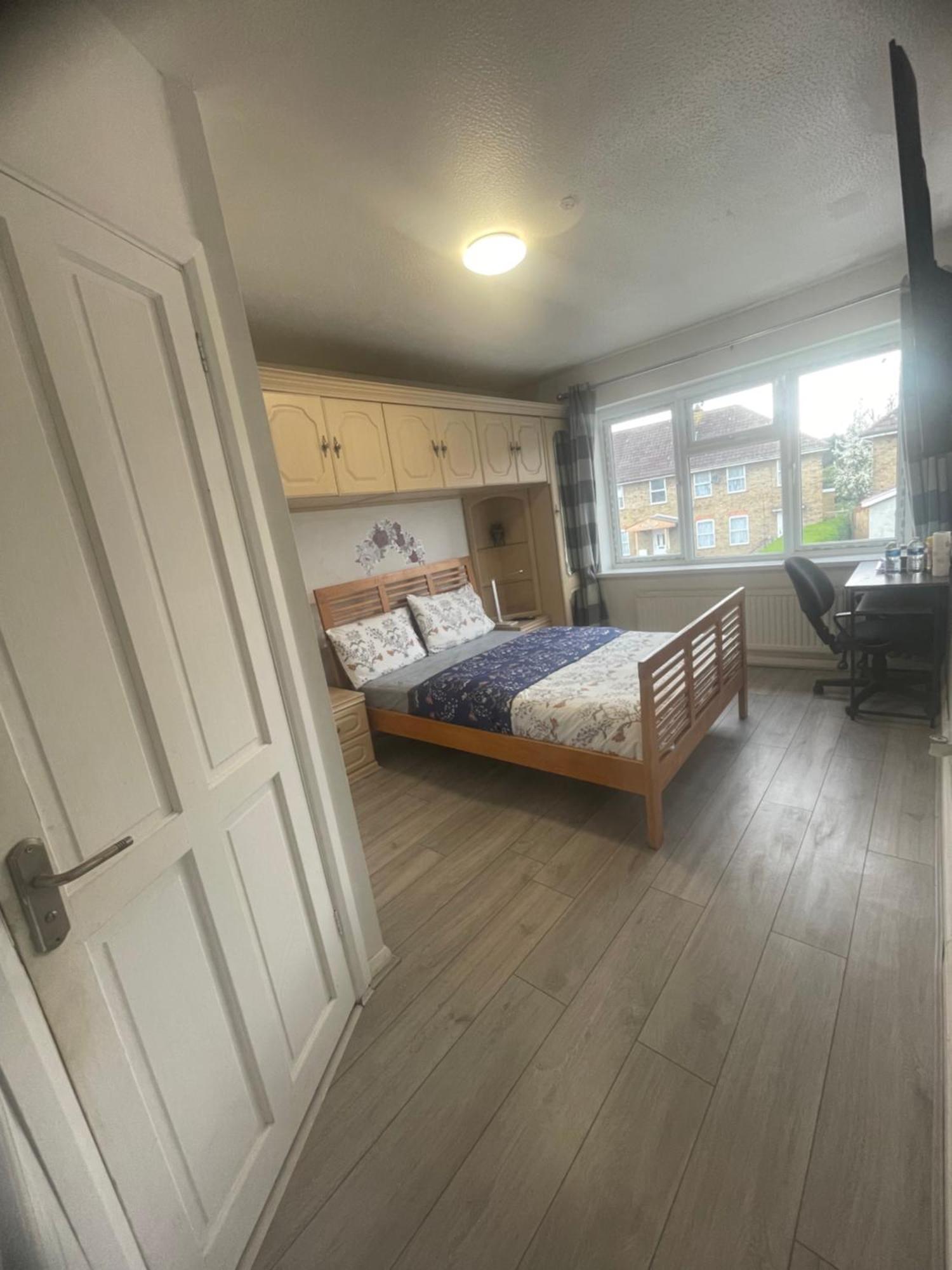 North Avenue Guest House Ltd, Heathrow Airport-Free Parking Hayes  Eksteriør billede