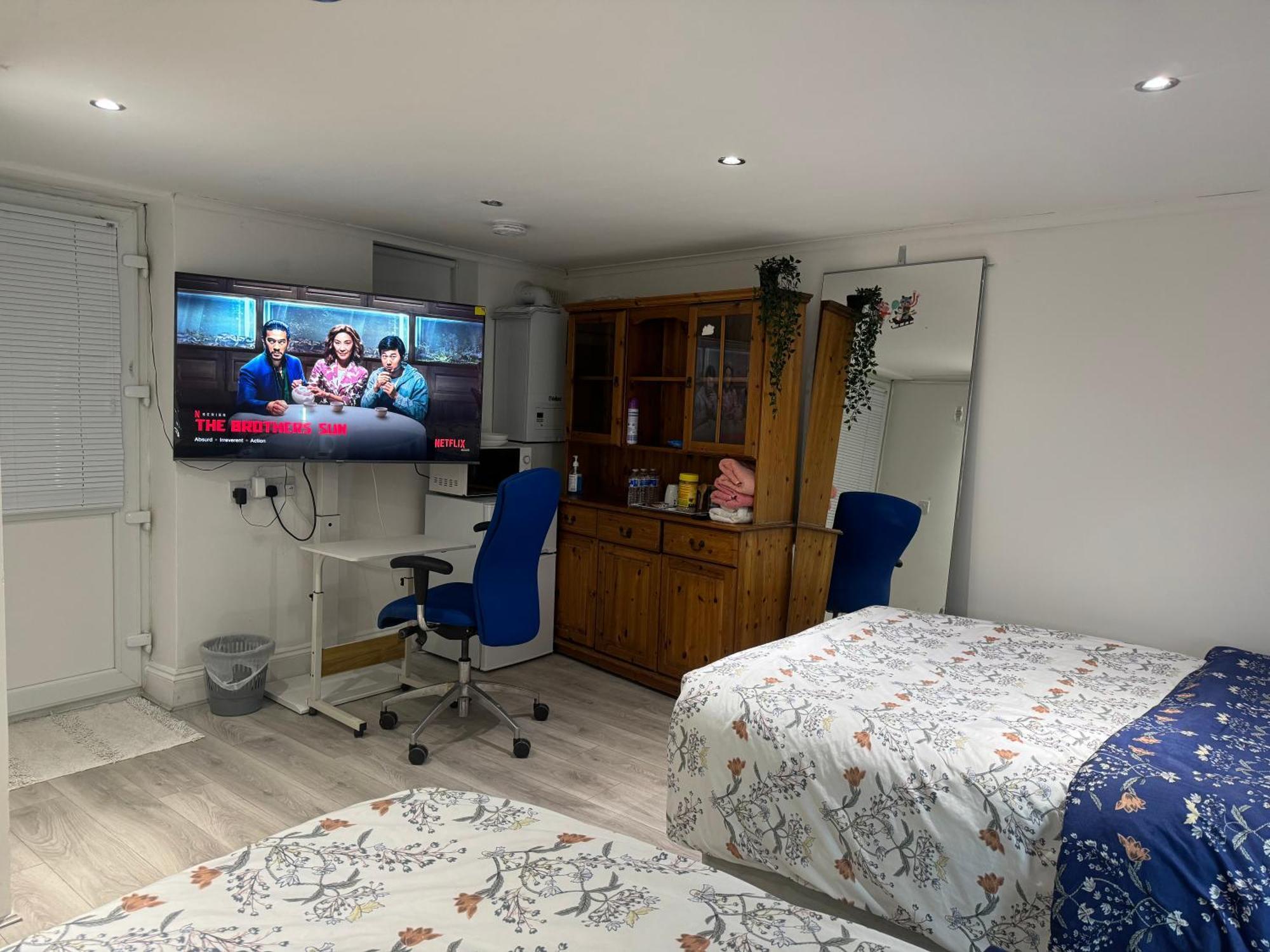North Avenue Guest House Ltd, Heathrow Airport-Free Parking Hayes  Eksteriør billede